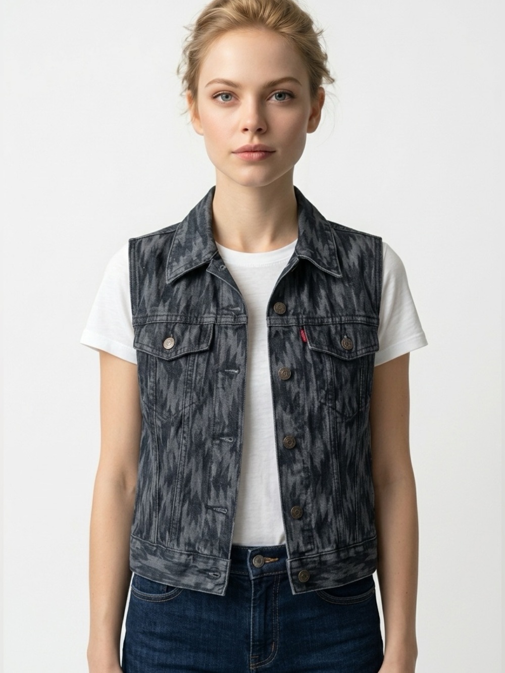 Levi’s sleeveless vest